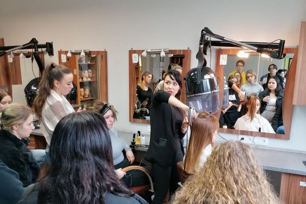 Zdjęcia ze szkolenia firmy Alfaparf - Podstawy koloryzacji 27.10.21