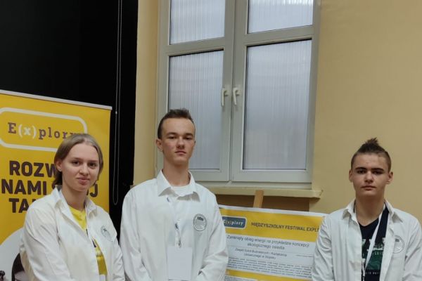 młodzież ZSB i KU na Festiwalu